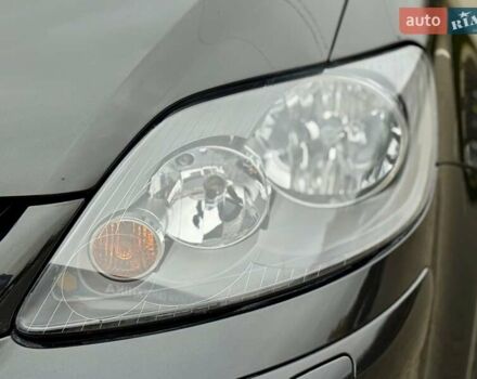 Черный Фольксваген Гольф Плюс, объемом двигателя 1.6 л и пробегом 130 тыс. км за 6200 $, фото 6 на Automoto.ua