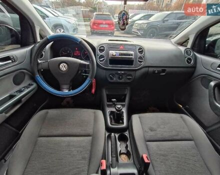 Черный Фольксваген Гольф Плюс, объемом двигателя 1.4 л и пробегом 298 тыс. км за 5780 $, фото 14 на Automoto.ua
