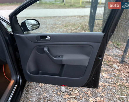 Черный Фольксваген Гольф Плюс, объемом двигателя 1.4 л и пробегом 190 тыс. км за 6200 $, фото 39 на Automoto.ua