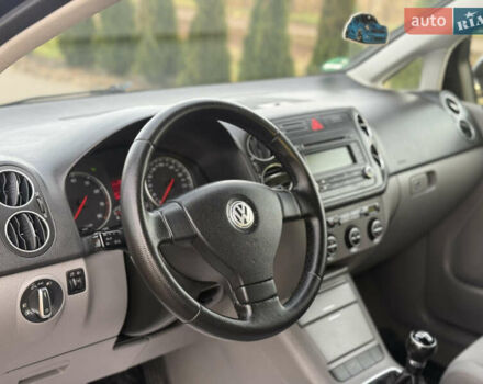 Чорний Фольксваген Golf Plus, об'ємом двигуна 1.6 л та пробігом 230 тис. км за 6200 $, фото 12 на Automoto.ua