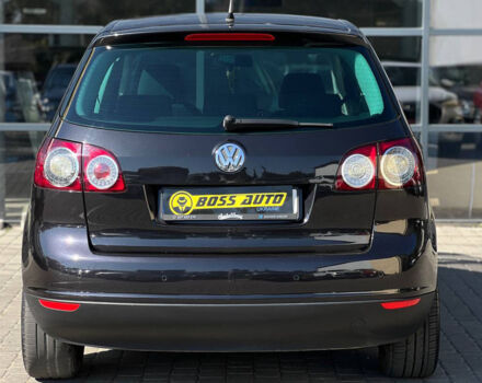 Черный Фольксваген Гольф Плюс, объемом двигателя 1.6 л и пробегом 226 тыс. км за 5500 $, фото 4 на Automoto.ua