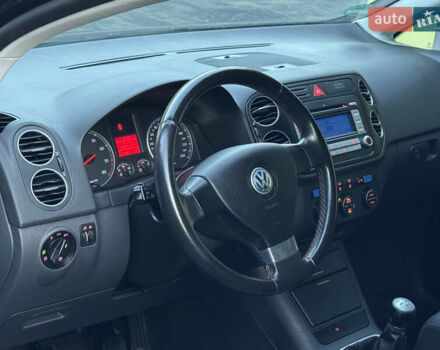 Черный Фольксваген Гольф Плюс, объемом двигателя 1.6 л и пробегом 203 тыс. км за 6300 $, фото 18 на Automoto.ua