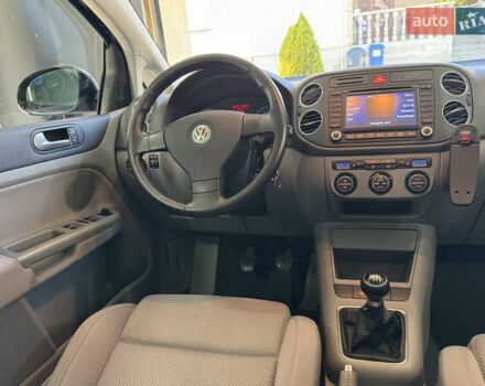 Черный Фольксваген Гольф Плюс, объемом двигателя 1.6 л и пробегом 207 тыс. км за 5299 $, фото 2 на Automoto.ua