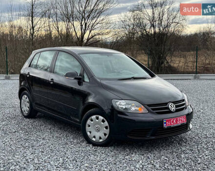 Чорний Фольксваген Golf Plus, об'ємом двигуна 1.6 л та пробігом 204 тис. км за 4850 $, фото 4 на Automoto.ua