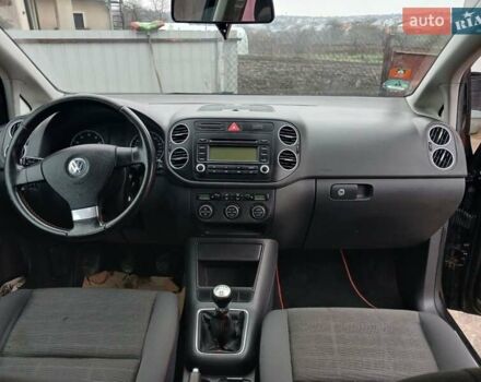 Черный Фольксваген Гольф Плюс, объемом двигателя 1.6 л и пробегом 218 тыс. км за 5250 $, фото 29 на Automoto.ua