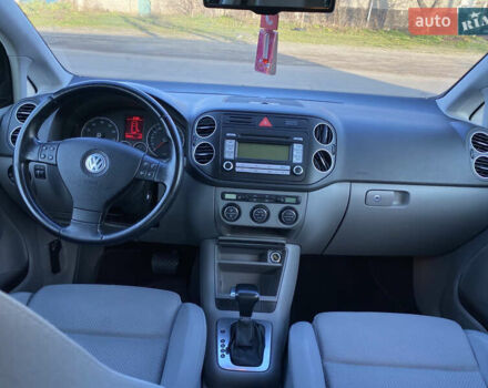 Черный Фольксваген Гольф Плюс, объемом двигателя 1.4 л и пробегом 186 тыс. км за 7200 $, фото 9 на Automoto.ua
