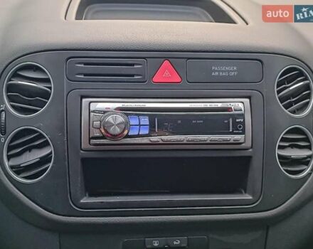 Черный Фольксваген Гольф Плюс, объемом двигателя 1.4 л и пробегом 298 тыс. км за 5780 $, фото 24 на Automoto.ua