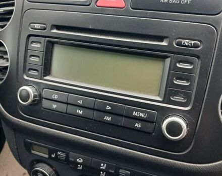 Черный Фольксваген Гольф Плюс, объемом двигателя 1.6 л и пробегом 218 тыс. км за 5250 $, фото 24 на Automoto.ua