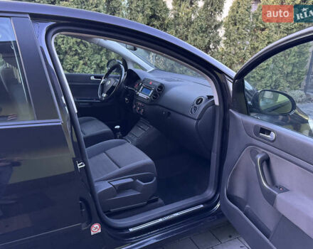 Черный Фольксваген Гольф Плюс, объемом двигателя 1.6 л и пробегом 203 тыс. км за 6300 $, фото 19 на Automoto.ua