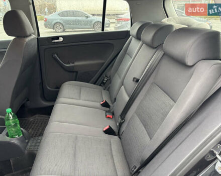 Черный Фольксваген Гольф Плюс, объемом двигателя 1.6 л и пробегом 256 тыс. км за 5300 $, фото 12 на Automoto.ua