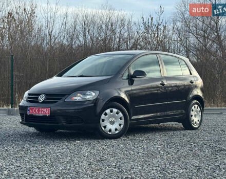 Чорний Фольксваген Golf Plus, об'ємом двигуна 1.6 л та пробігом 204 тис. км за 4850 $, фото 2 на Automoto.ua