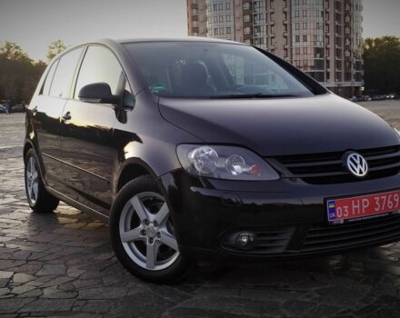 Черный Фольксваген Гольф Плюс, объемом двигателя 1.4 л и пробегом 200 тыс. км за 6800 $, фото 2 на Automoto.ua