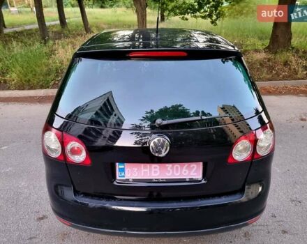 Черный Фольксваген Гольф Плюс, объемом двигателя 1.4 л и пробегом 210 тыс. км за 5800 $, фото 4 на Automoto.ua