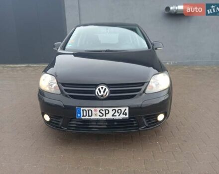 Черный Фольксваген Гольф Плюс, объемом двигателя 1.6 л и пробегом 218 тыс. км за 5800 $, фото 6 на Automoto.ua