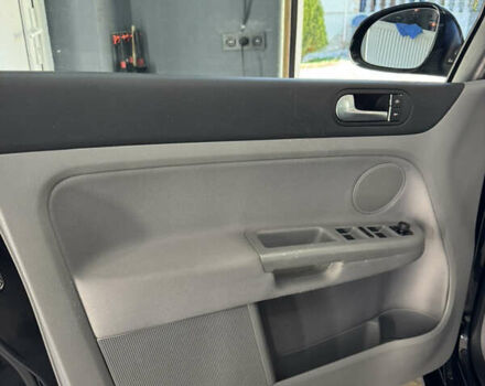 Черный Фольксваген Гольф Плюс, объемом двигателя 1.6 л и пробегом 207 тыс. км за 5299 $, фото 22 на Automoto.ua