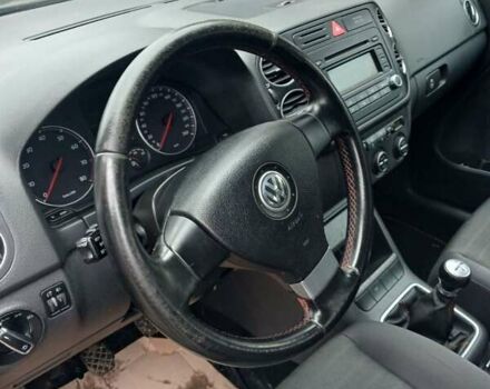 Черный Фольксваген Гольф Плюс, объемом двигателя 1.6 л и пробегом 218 тыс. км за 5250 $, фото 30 на Automoto.ua