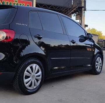 Черный Фольксваген Гольф Плюс, объемом двигателя 2 л и пробегом 250 тыс. км за 6700 $, фото 8 на Automoto.ua