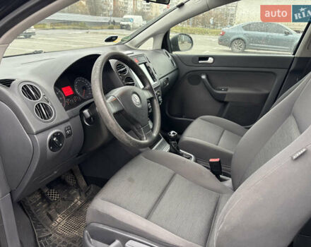 Черный Фольксваген Гольф Плюс, объемом двигателя 1.6 л и пробегом 256 тыс. км за 5300 $, фото 3 на Automoto.ua