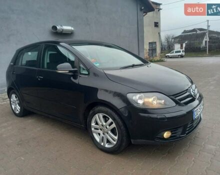 Черный Фольксваген Гольф Плюс, объемом двигателя 1.6 л и пробегом 218 тыс. км за 5800 $, фото 2 на Automoto.ua
