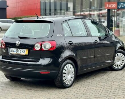 Черный Фольксваген Гольф Плюс, объемом двигателя 1.6 л и пробегом 130 тыс. км за 6200 $, фото 4 на Automoto.ua
