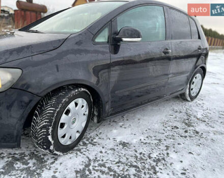 Черный Фольксваген Гольф Плюс, объемом двигателя 2 л и пробегом 300 тыс. км за 2850 $, фото 2 на Automoto.ua
