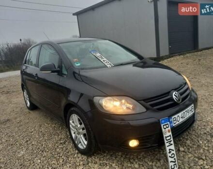 Черный Фольксваген Гольф Плюс, объемом двигателя 1.6 л и пробегом 218 тыс. км за 5250 $, фото 2 на Automoto.ua