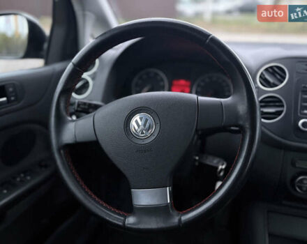 Черный Фольксваген Гольф Плюс, объемом двигателя 1.4 л и пробегом 190 тыс. км за 6200 $, фото 26 на Automoto.ua
