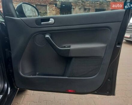 Черный Фольксваген Гольф Плюс, объемом двигателя 1.6 л и пробегом 218 тыс. км за 5250 $, фото 73 на Automoto.ua