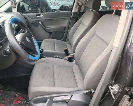 Черный Фольксваген Гольф Плюс, объемом двигателя 1.4 л и пробегом 298 тыс. км за 5780 $, фото 19 на Automoto.ua