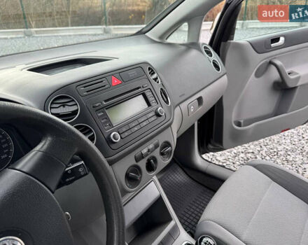 Чорний Фольксваген Golf Plus, об'ємом двигуна 1.6 л та пробігом 204 тис. км за 4850 $, фото 65 на Automoto.ua