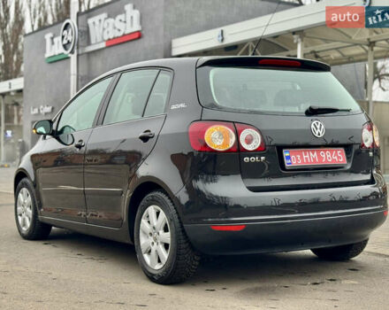 Черный Фольксваген Гольф Плюс, объемом двигателя 1.6 л и пробегом 187 тыс. км за 6150 $, фото 5 на Automoto.ua