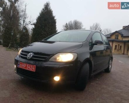 Черный Фольксваген Гольф Плюс, объемом двигателя 1.6 л и пробегом 196 тыс. км за 5650 $, фото 12 на Automoto.ua