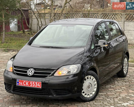 Черный Фольксваген Гольф Плюс, объемом двигателя 1.6 л и пробегом 169 тыс. км за 6999 $, фото 1 на Automoto.ua