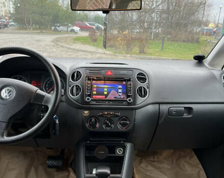 Черный Фольксваген Гольф Плюс, объемом двигателя 1.6 л и пробегом 169 тыс. км за 6999 $, фото 23 на Automoto.ua