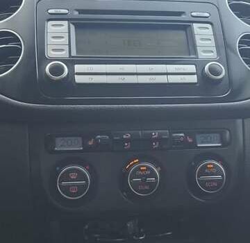 Черный Фольксваген Гольф Плюс, объемом двигателя 2 л и пробегом 250 тыс. км за 6700 $, фото 18 на Automoto.ua