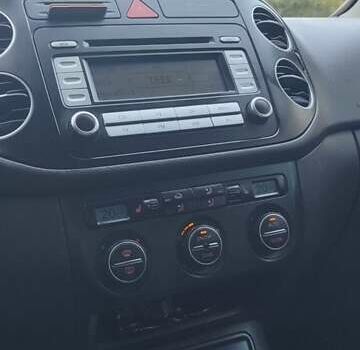 Черный Фольксваген Гольф Плюс, объемом двигателя 2 л и пробегом 250 тыс. км за 6700 $, фото 19 на Automoto.ua