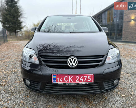 Черный Фольксваген Гольф Плюс, объемом двигателя 1.4 л и пробегом 190 тыс. км за 6200 $, фото 20 на Automoto.ua