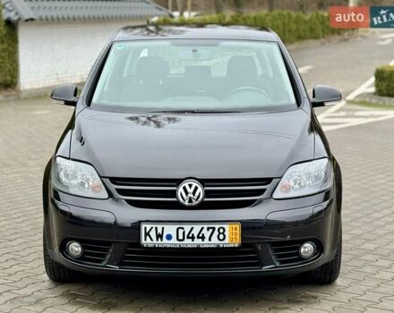 Черный Фольксваген Гольф Плюс, объемом двигателя 1.6 л и пробегом 130 тыс. км за 6200 $, фото 8 на Automoto.ua
