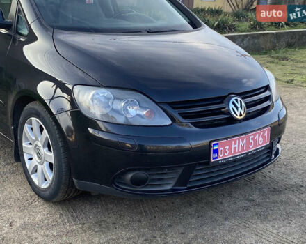Черный Фольксваген Гольф Плюс, объемом двигателя 1.4 л и пробегом 186 тыс. км за 7200 $, фото 2 на Automoto.ua