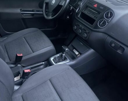 Черный Фольксваген Гольф Плюс, объемом двигателя 1.6 л и пробегом 207 тыс. км за 5795 $, фото 7 на Automoto.ua