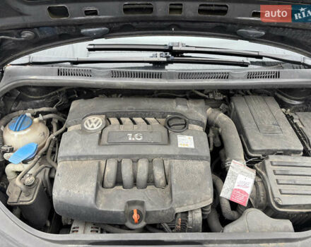 Черный Фольксваген Гольф Плюс, объемом двигателя 1.6 л и пробегом 256 тыс. км за 5300 $, фото 5 на Automoto.ua
