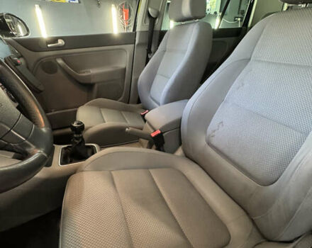 Черный Фольксваген Гольф Плюс, объемом двигателя 1.6 л и пробегом 207 тыс. км за 5299 $, фото 28 на Automoto.ua