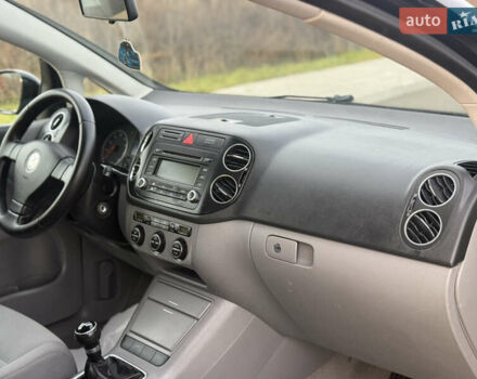 Чорний Фольксваген Golf Plus, об'ємом двигуна 1.6 л та пробігом 230 тис. км за 6200 $, фото 14 на Automoto.ua