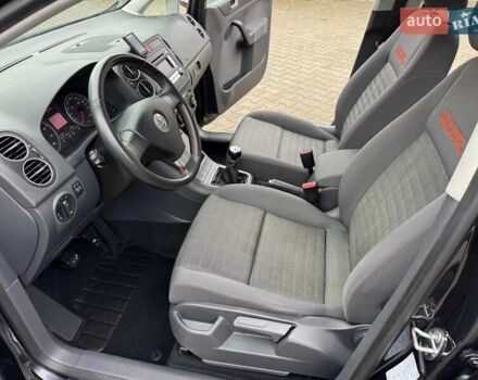 Черный Фольксваген Гольф Плюс, объемом двигателя 1.6 л и пробегом 130 тыс. км за 6200 $, фото 20 на Automoto.ua