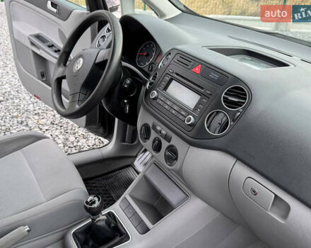 Чорний Фольксваген Golf Plus, об'ємом двигуна 1.6 л та пробігом 204 тис. км за 4850 $, фото 68 на Automoto.ua