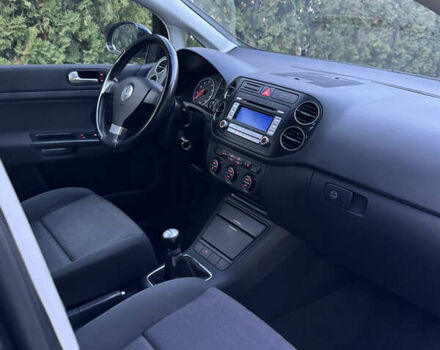 Черный Фольксваген Гольф Плюс, объемом двигателя 1.6 л и пробегом 203 тыс. км за 6300 $, фото 20 на Automoto.ua