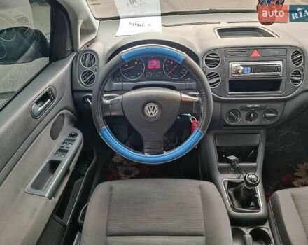 Черный Фольксваген Гольф Плюс, объемом двигателя 1.4 л и пробегом 298 тыс. км за 5780 $, фото 15 на Automoto.ua