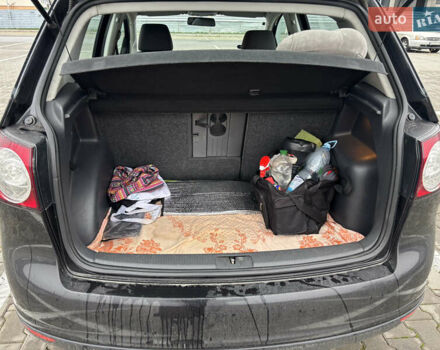 Черный Фольксваген Гольф Плюс, объемом двигателя 1.6 л и пробегом 256 тыс. км за 5300 $, фото 6 на Automoto.ua