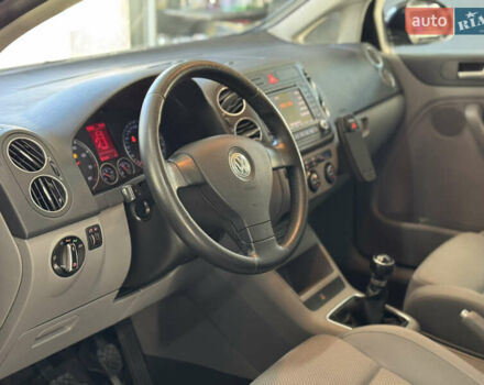 Черный Фольксваген Гольф Плюс, объемом двигателя 1.6 л и пробегом 207 тыс. км за 5299 $, фото 21 на Automoto.ua