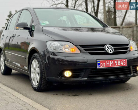 Черный Фольксваген Гольф Плюс, объемом двигателя 1.6 л и пробегом 187 тыс. км за 6150 $, фото 2 на Automoto.ua